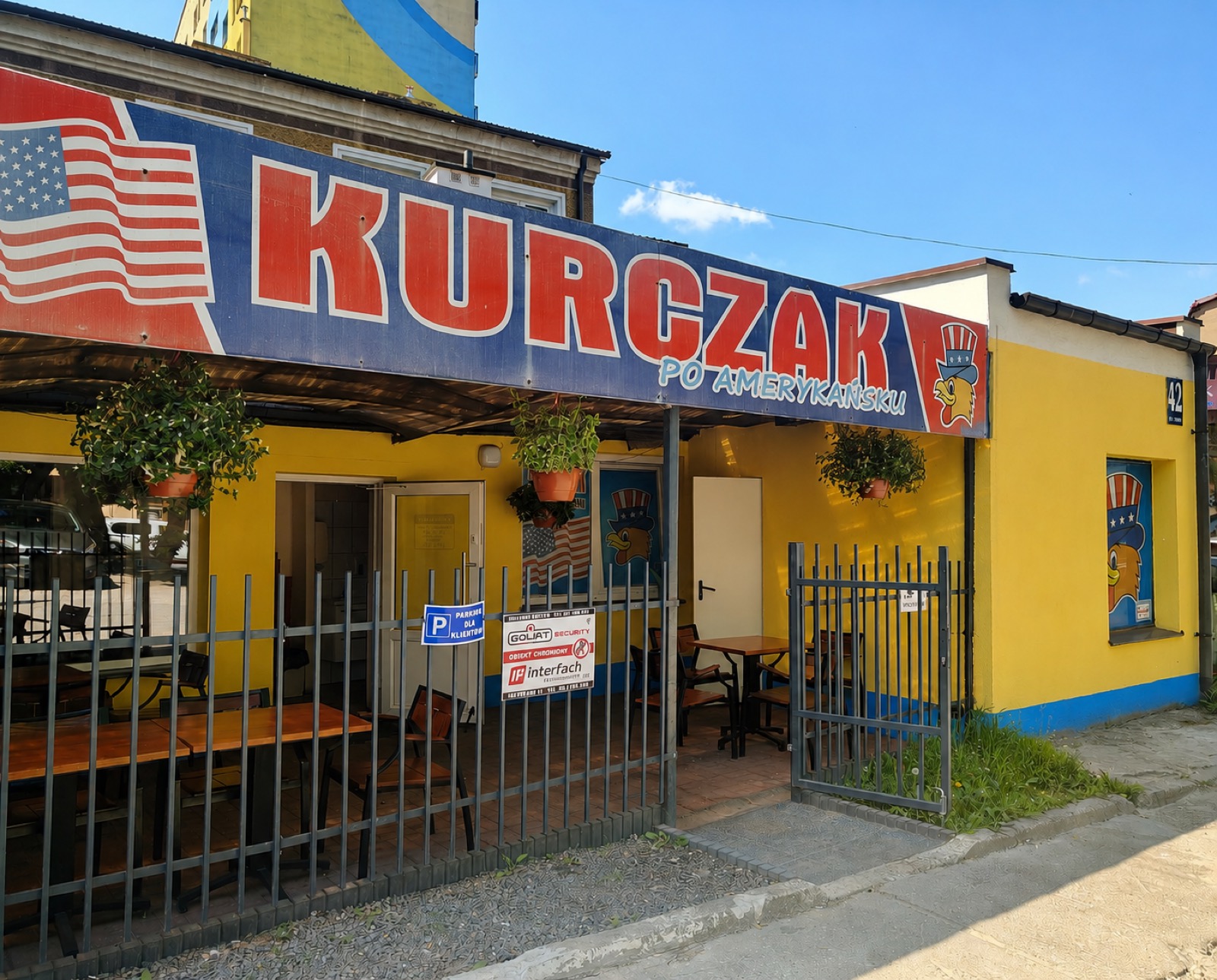 Front lokalu Kurczak po Amerykańsku przy ul. Struga 42